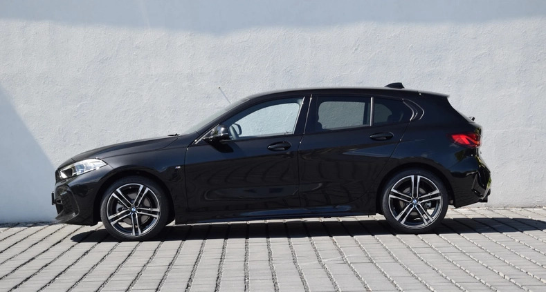 BMW Seria 1 cena 144200 przebieg: 5000, rok produkcji 2023 z Chorzele małe 154